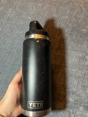 Yeti  Bottle water 26oz black